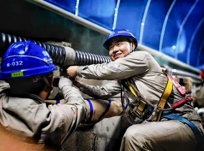 �й�����������(304am-VIP��֤)����-Official Platform