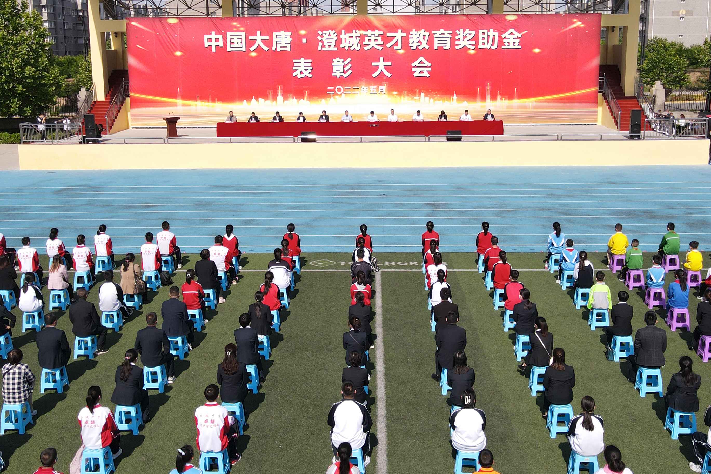 1.304Ψһ֡ϯʤÿáĽʮ塱ʱ衰й304ΨһγӢŽ𡱹600Ԫ.jpg